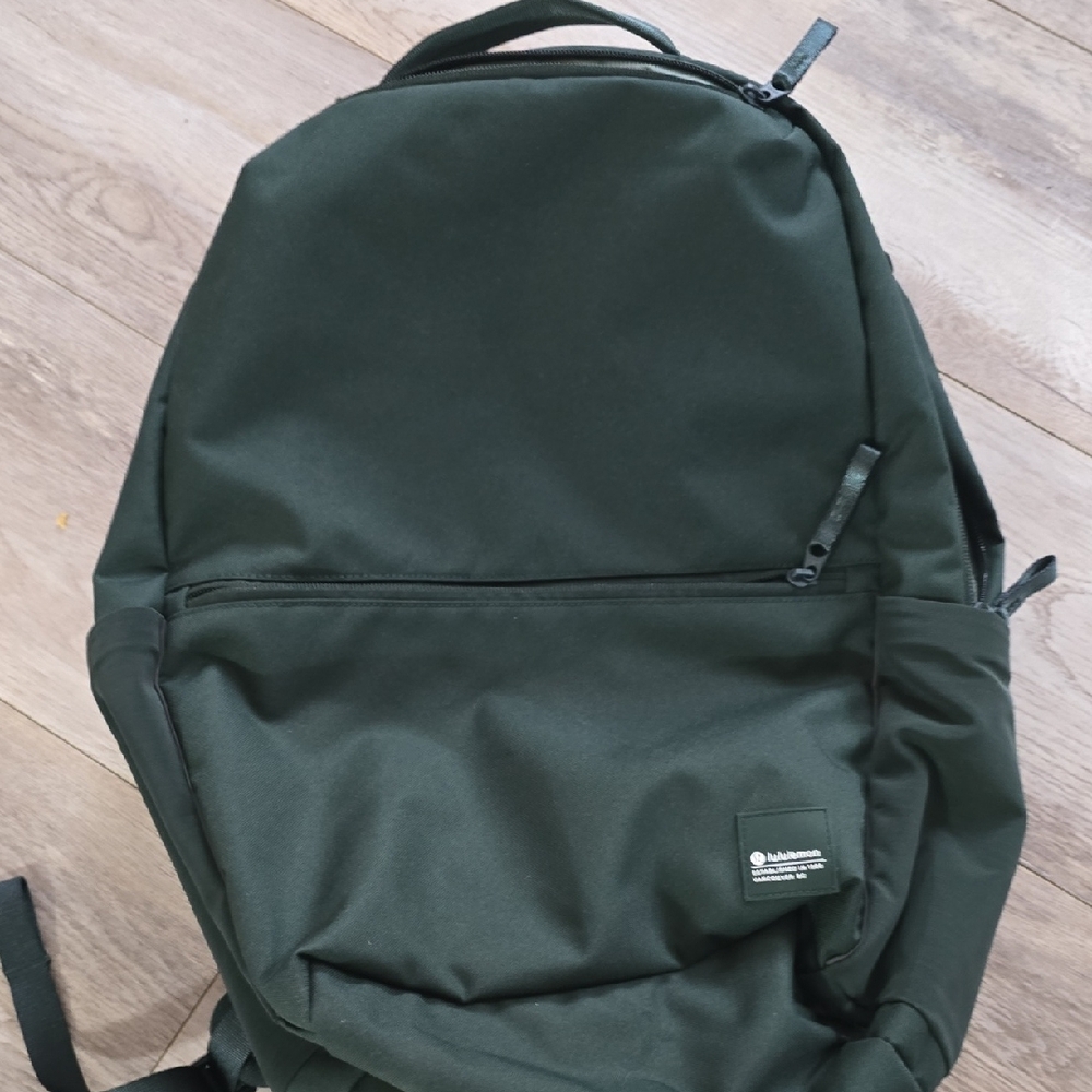Nwot Double-Zip Backpack Green Backpack - image 3
